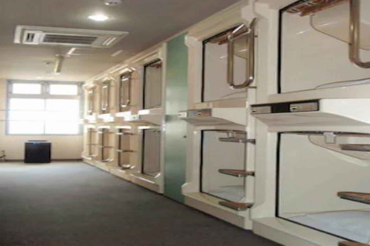 Capsule Hotel Kobe Sannomiya (Adults Only) Exterior photo