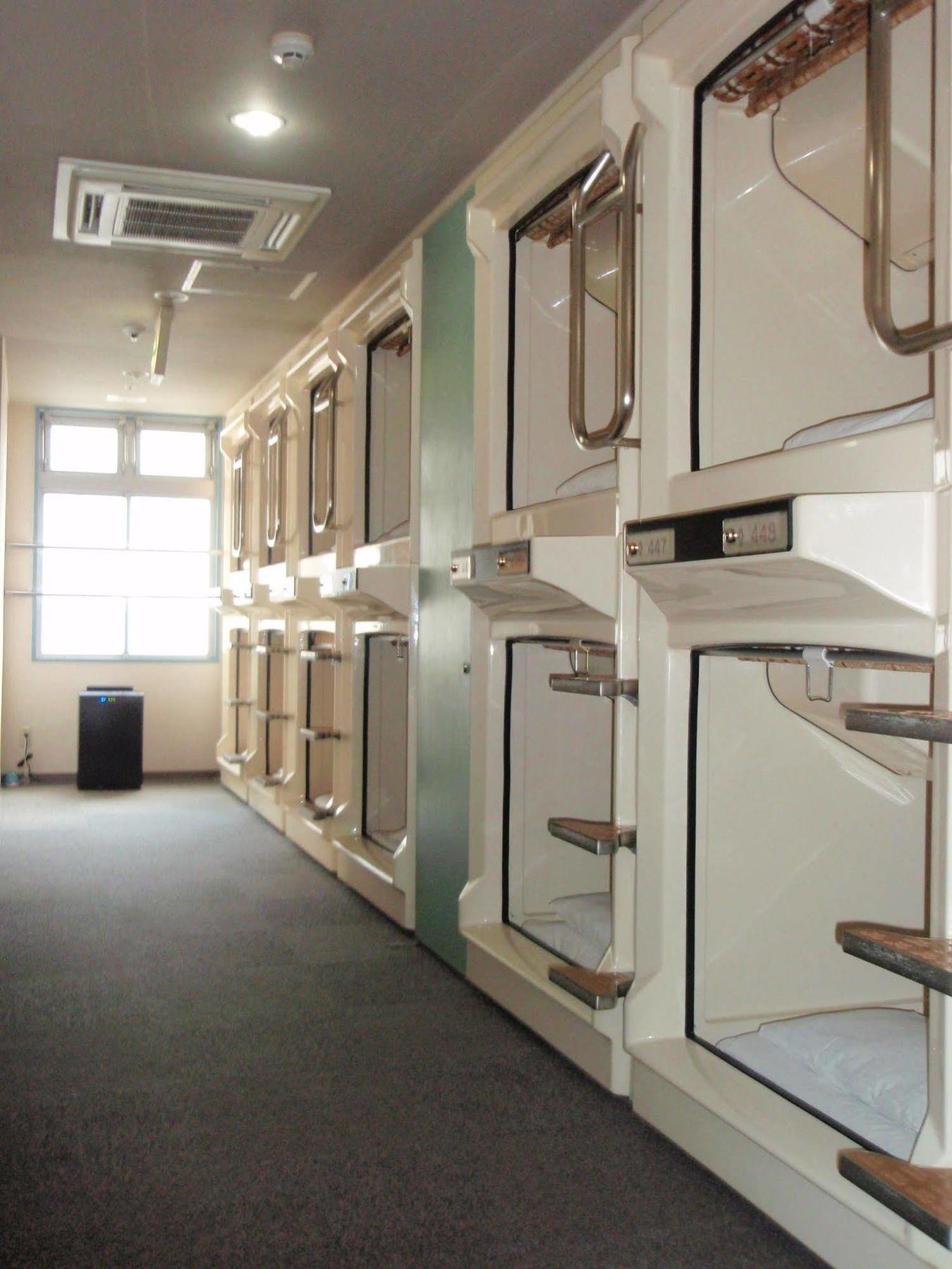 Capsule Hotel Kobe Sannomiya (Adults Only) Exterior photo
